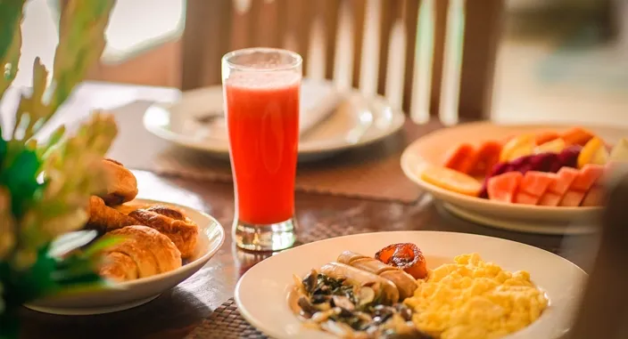 Complimentary breakfast by nakula